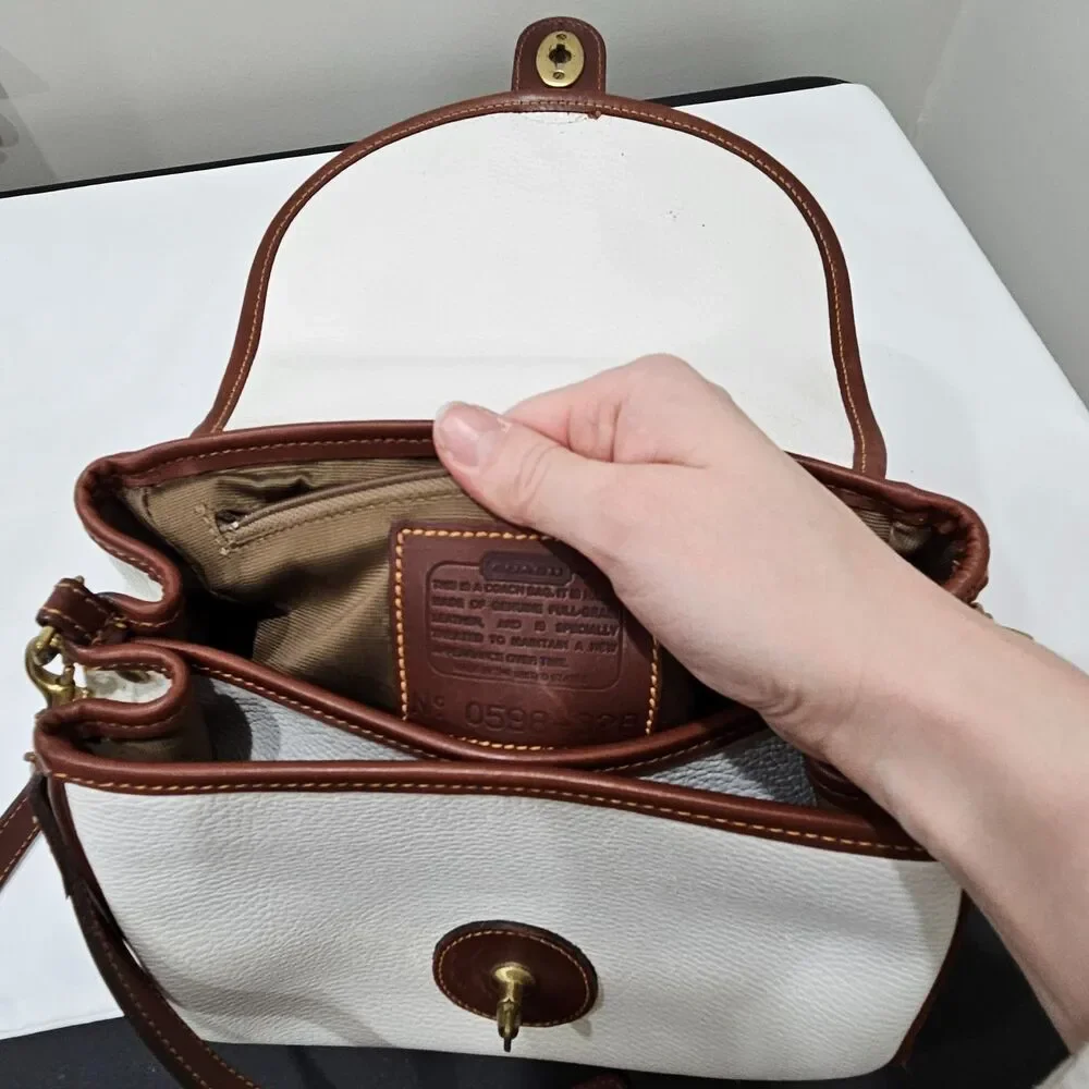 Coach features pictures lock